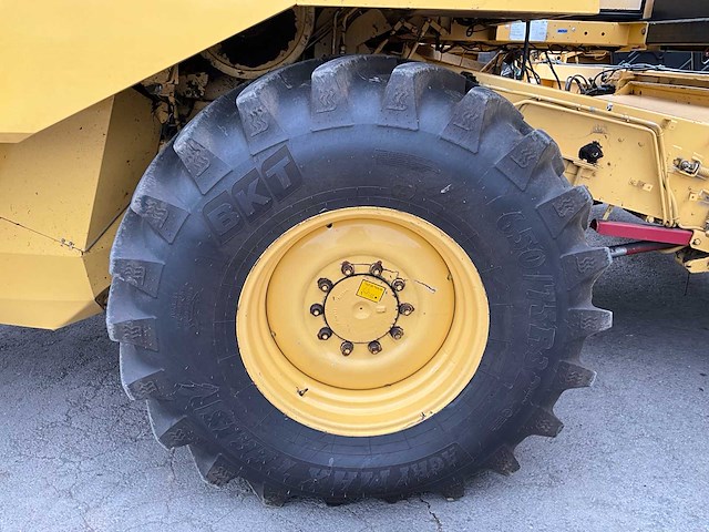 1998 new holland tx68 plus combine - afbeelding 25 van  58