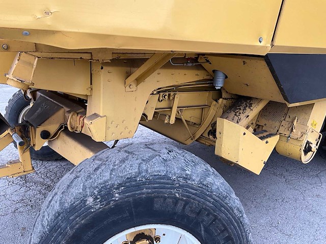 1998 new holland tx68 plus combine - afbeelding 27 van  58