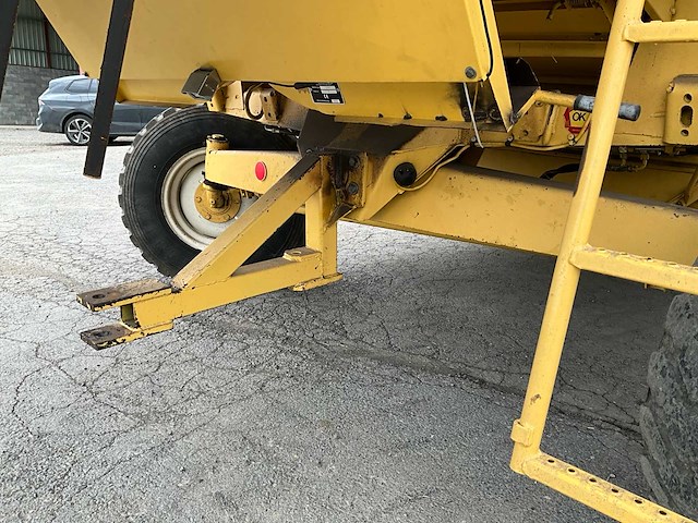 1998 new holland tx68 plus combine - afbeelding 28 van  58