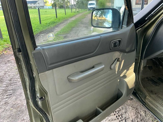 1998 nissan patrol gr personenauto lichte vracht - afbeelding 17 van  41