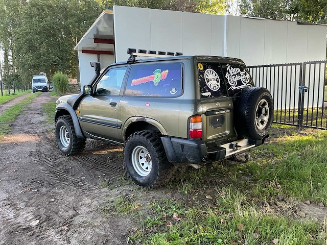 1998 nissan patrol gr personenauto lichte vracht - afbeelding 23 van  41