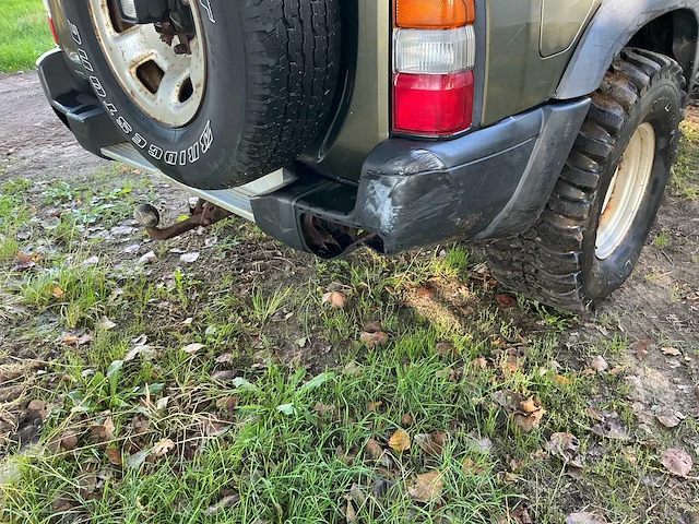 1998 nissan patrol gr personenauto lichte vracht - afbeelding 14 van  41