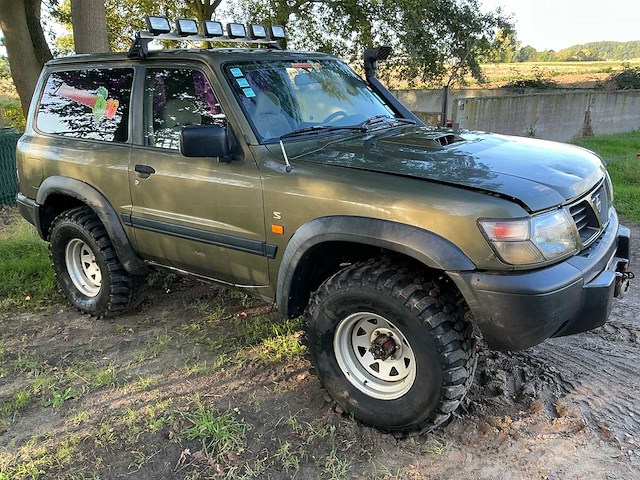 1998 nissan patrol gr personenauto lichte vracht - afbeelding 28 van  30