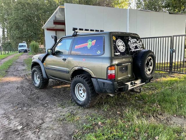 1998 nissan patrol gr personenauto lichte vracht - afbeelding 23 van  41