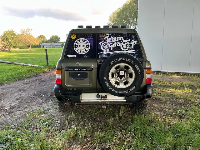 1998 nissan patrol gr personenauto lichte vracht - afbeelding 34 van  41