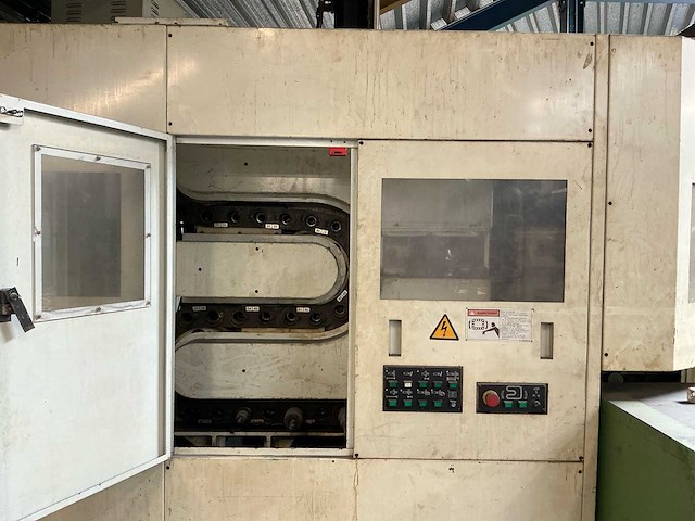 1998 quaser mk60iih horizontaal cnc-bewerkingscentrum - afbeelding 3 van  19
