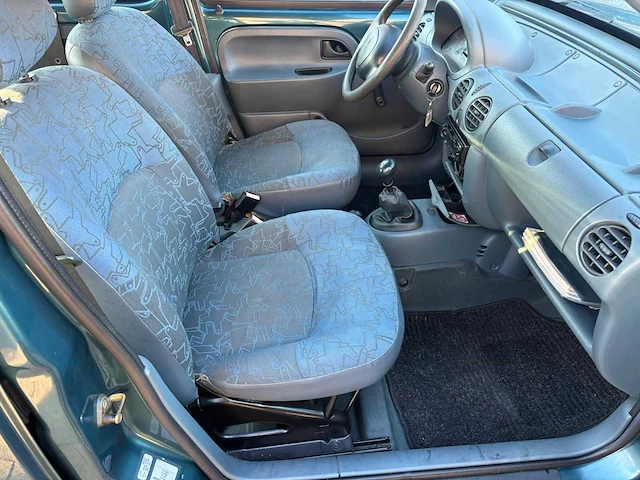 1998 renault kangoo personenauto - afbeelding 16 van  17