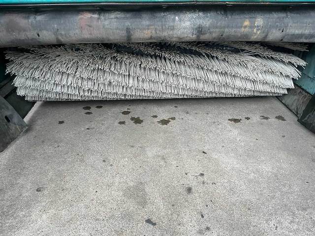 1998 tennant 64000 zelfrijdende veegmachine - afbeelding 12 van  73