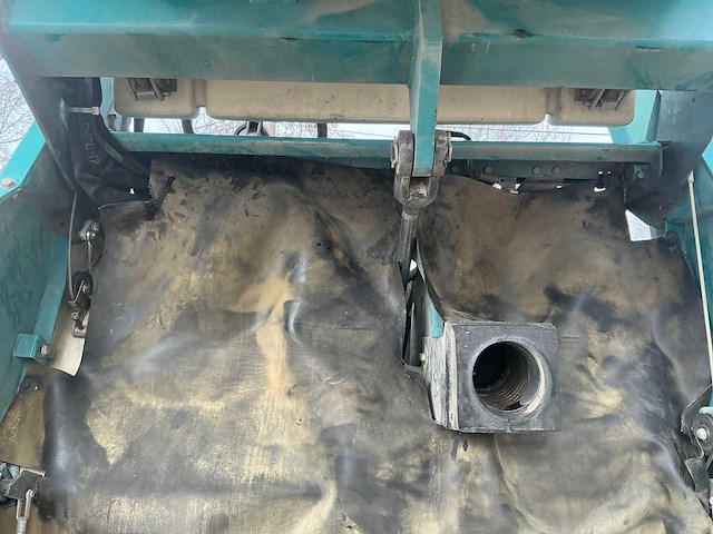 1998 tennant 64000 zelfrijdende veegmachine - afbeelding 15 van  73