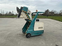 1998 tennant 64000 zelfrijdende veegmachine - afbeelding 10 van  73