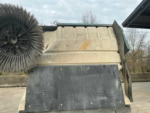 1998 tennant 64000 zelfrijdende veegmachine - afbeelding 20 van  73