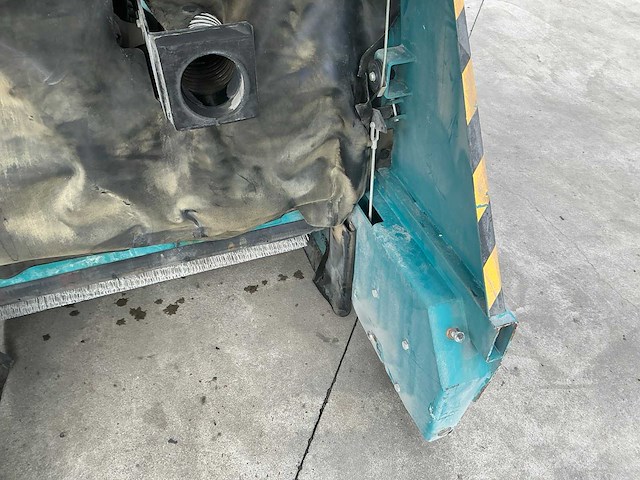 1998 tennant 64000 zelfrijdende veegmachine - afbeelding 21 van  73