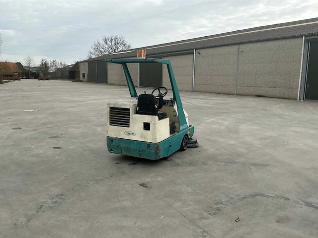 1998 tennant 64000 zelfrijdende veegmachine - afbeelding 28 van  73