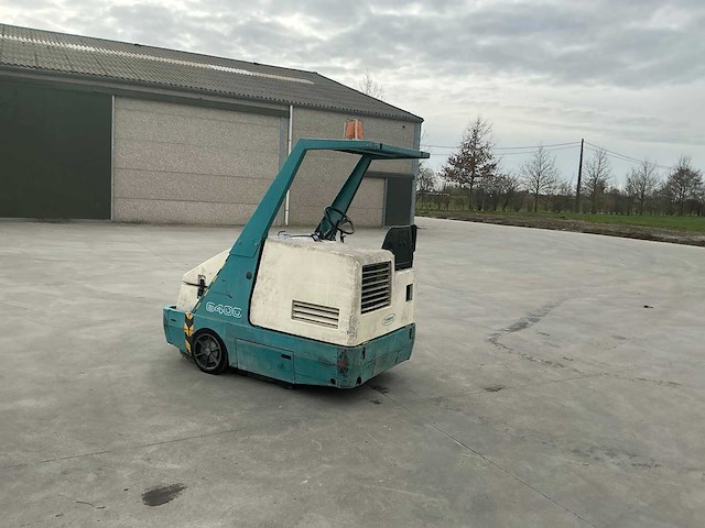1998 tennant 64000 zelfrijdende veegmachine - afbeelding 31 van  73