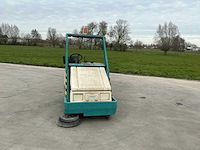 1998 tennant 64000 zelfrijdende veegmachine - afbeelding 36 van  73