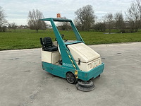 1998 tennant 64000 zelfrijdende veegmachine - afbeelding 38 van  73