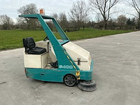 1998 tennant 64000 zelfrijdende veegmachine - afbeelding 39 van  73