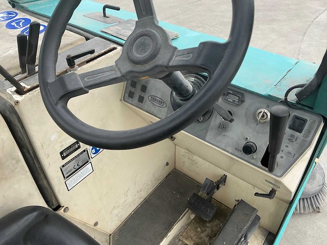 1998 tennant 64000 zelfrijdende veegmachine - afbeelding 44 van  73