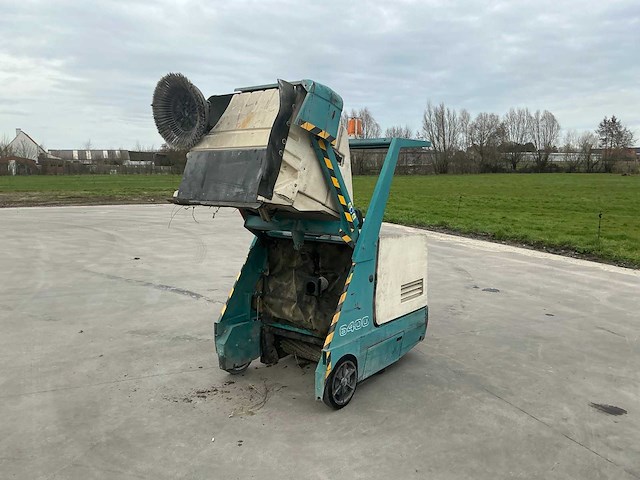 1998 tennant 64000 zelfrijdende veegmachine - afbeelding 53 van  73