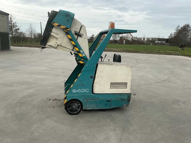 1998 tennant 64000 zelfrijdende veegmachine - afbeelding 54 van  73