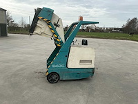 1998 tennant 64000 zelfrijdende veegmachine - afbeelding 54 van  73