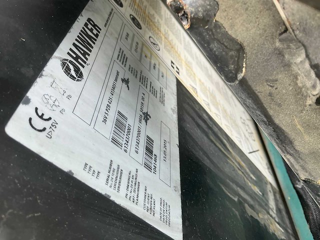 1998 tennant 64000 zelfrijdende veegmachine - afbeelding 55 van  73