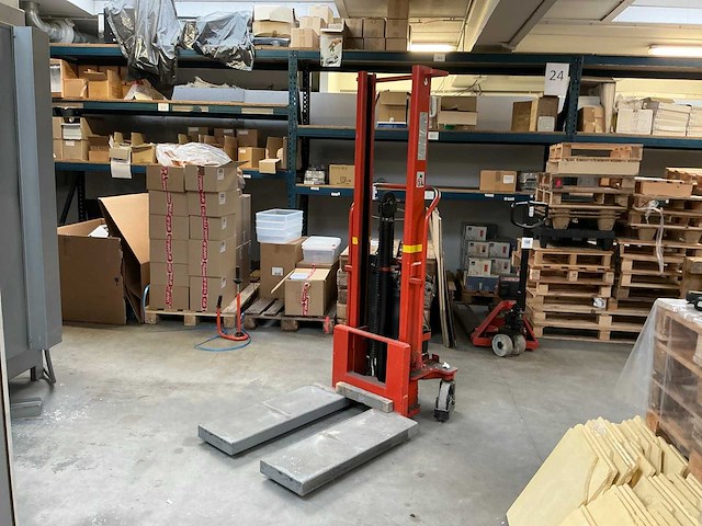 1999 bt sh800 e/2 elektrische palletlifter - afbeelding 1 van  9