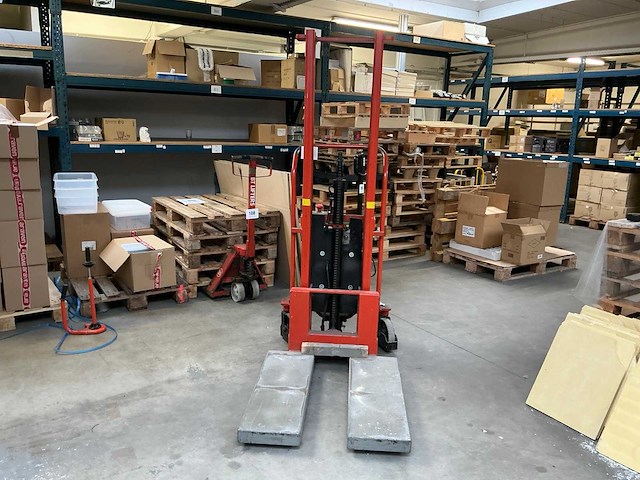 1999 bt sh800 e/2 elektrische palletlifter - afbeelding 2 van  9