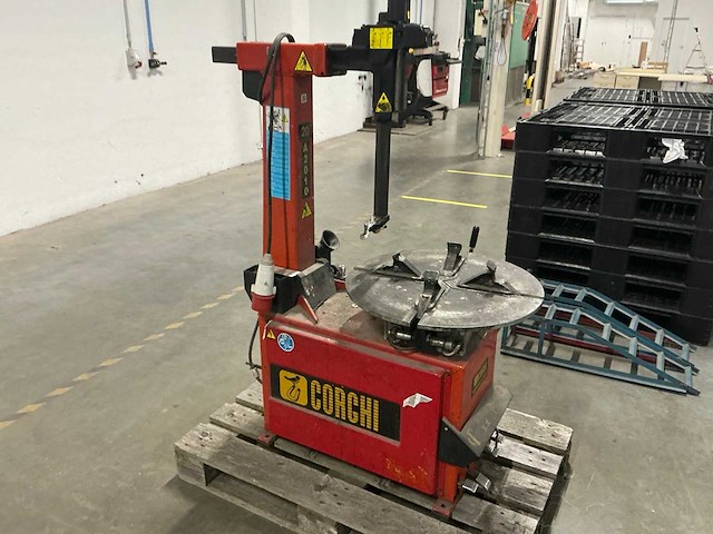 1999 corghi a2010 11-20 bandenwisselmachine - afbeelding 3 van  7