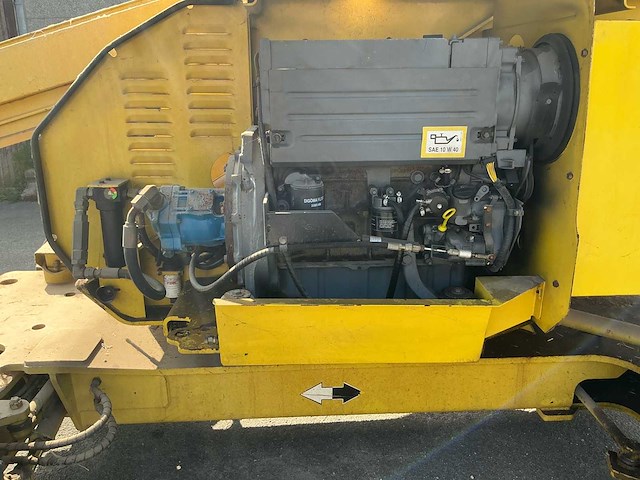 1999 grove gt141da zelfrijdende telescoophoogwerker met werkplatform - afbeelding 9 van  20