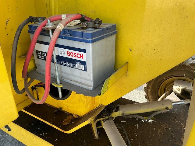 1999 grove gt141da zelfrijdende telescoophoogwerker met werkplatform - afbeelding 10 van  20