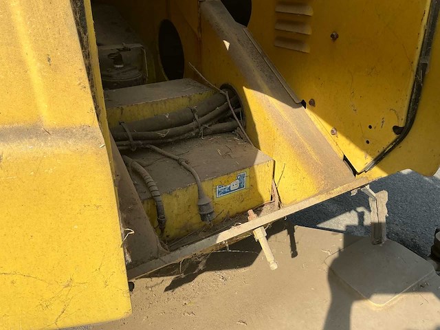 1999 grove gt141da zelfrijdende telescoophoogwerker met werkplatform - afbeelding 6 van  20