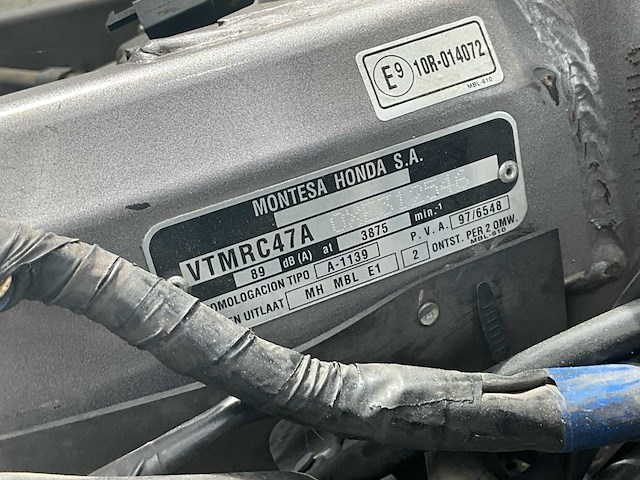 1999 honda - motorfiets - afbeelding 12 van  26