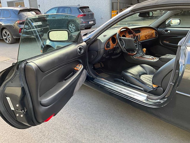 1999 jaguar xk8 personenauto's - afbeelding 31 van  31