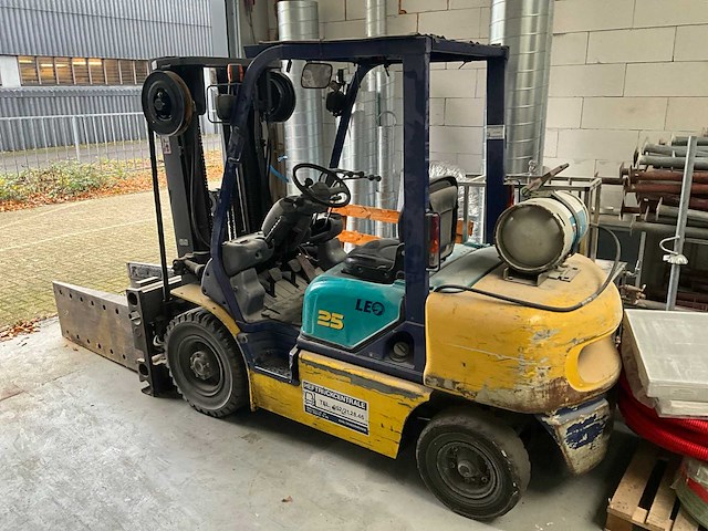 1999 komatsu fg25t12 vorkheftruck - afbeelding 1 van  18