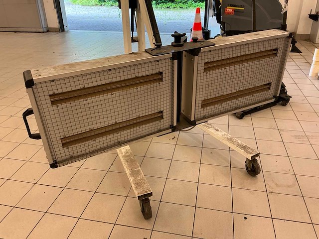 1999 mb 409 infraroodlamp - afbeelding 2 van  7