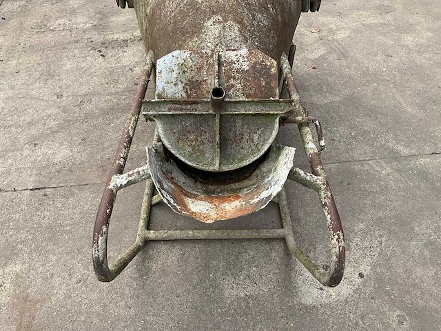 1999 mct l.v. betonkubel - afbeelding 6 van  8