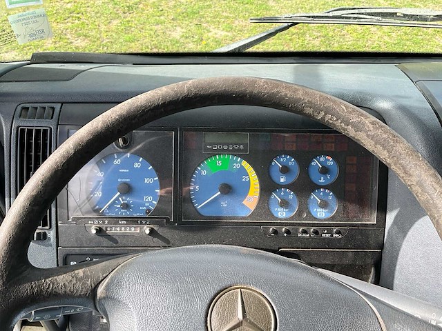 1999 mercedes-benz ateco 1223 ateco 1223 l vrachtwagen voor paardentransport - afbeelding 17 van  71