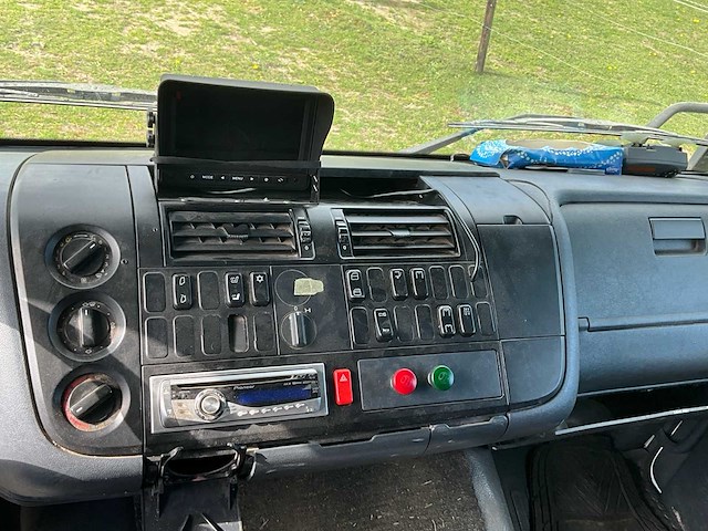 1999 mercedes-benz ateco 1223 ateco 1223 l vrachtwagen voor paardentransport - afbeelding 18 van  71