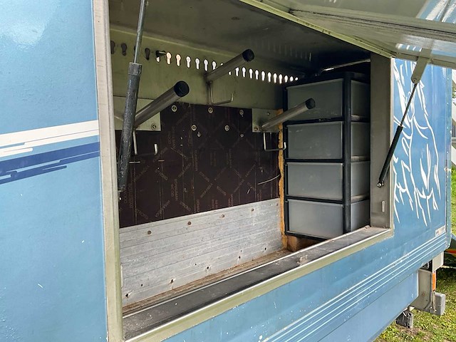 1999 mercedes-benz ateco 1223 ateco 1223 l vrachtwagen voor paardentransport - afbeelding 53 van  71