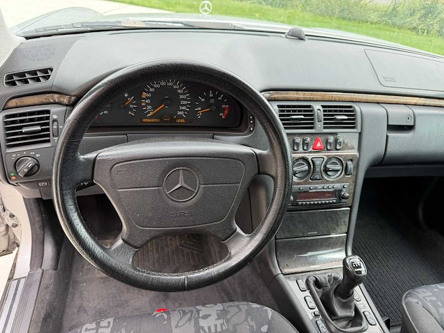1999 mercedes-benz e250 turbo diesel avantgarde personenauto - afbeelding 2 van  21
