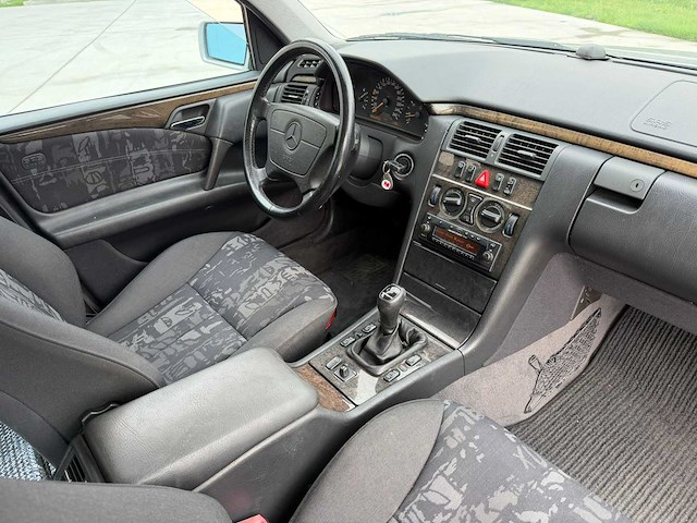 1999 mercedes-benz e250 turbo diesel avantgarde personenauto - afbeelding 6 van  23