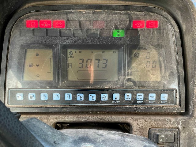 1999 new holland m135 landbouwtractor + maaiarm + laadbakaanhangwagen - afbeelding 10 van  18