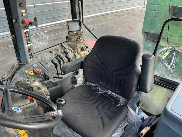 1999 new holland m135 landbouwtractor + maaiarm + laadbakaanhangwagen - afbeelding 7 van  18