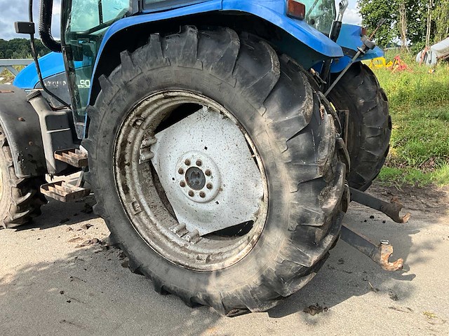 1999 new holland tl90 vierwielaangedreven landbouwtractor - afbeelding 4 van  26
