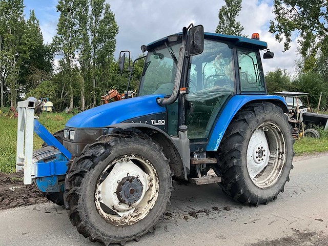 1999 new holland tl90 vierwielaangedreven landbouwtractor - afbeelding 24 van  26