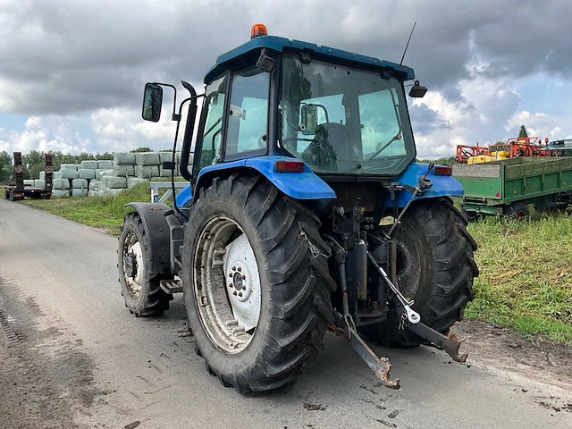 1999 new holland tl90 vierwielaangedreven landbouwtractor - afbeelding 13 van  26