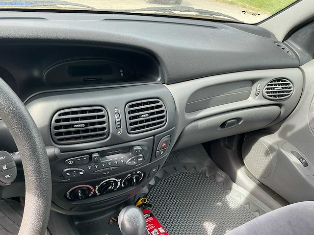 1999 renault megane classic personenauto - afbeelding 4 van  21