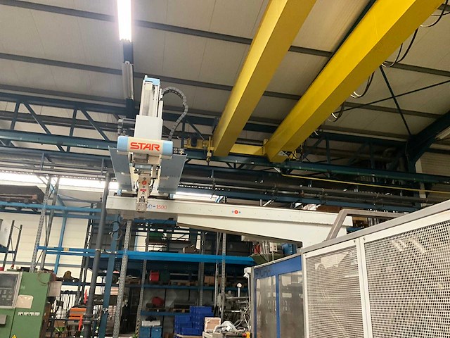1999 stork sx-n 4400 - 3500 spuitgietmachine met robotarm star - afbeelding 7 van  8
