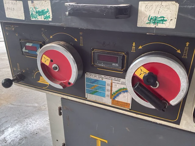 1999 tcm t 23 i spindelfreesmachine - afbeelding 10 van  12